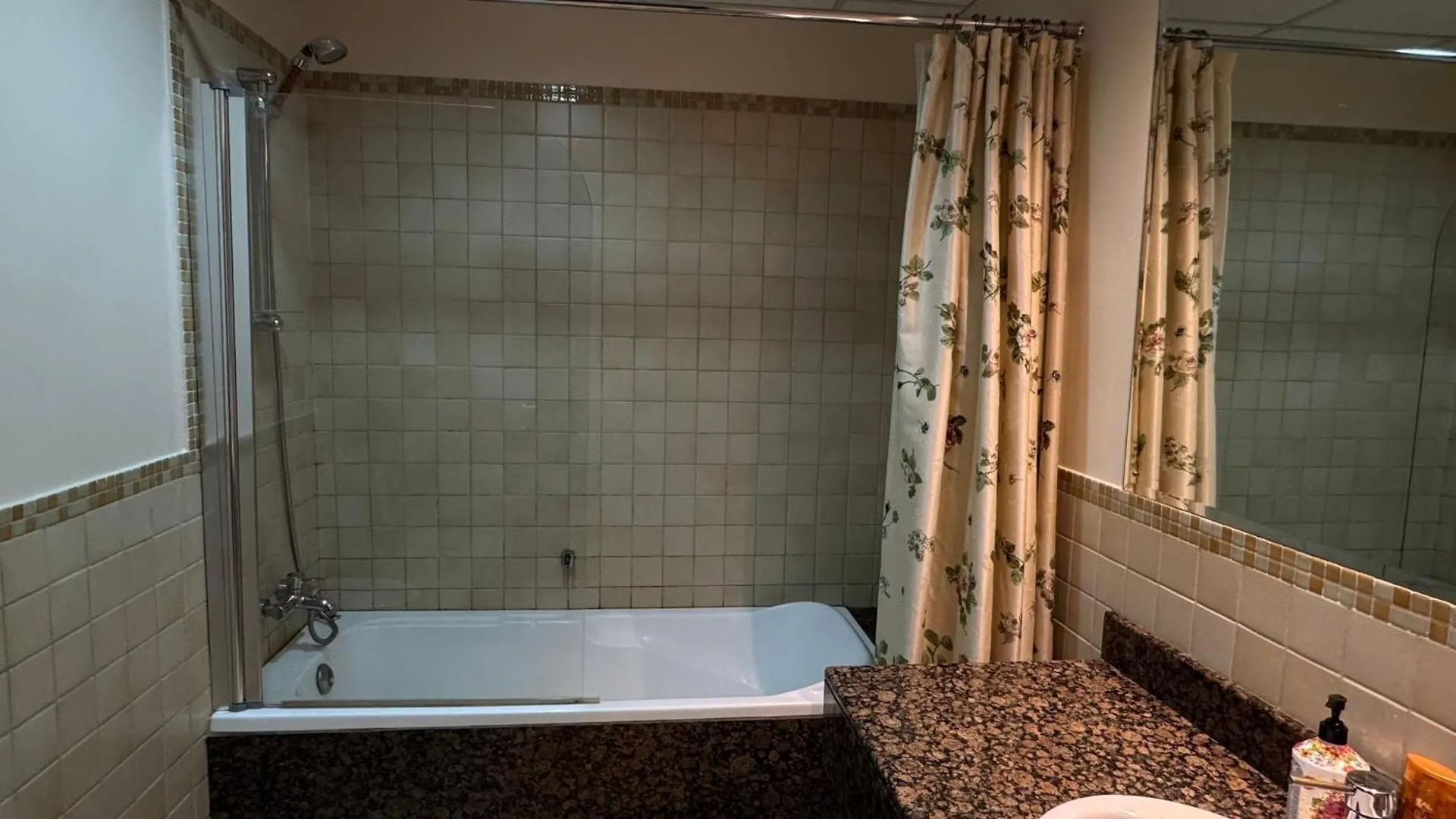 Marina View Executive Apartment , 3 Mins Jbr Beach Walk Dubai