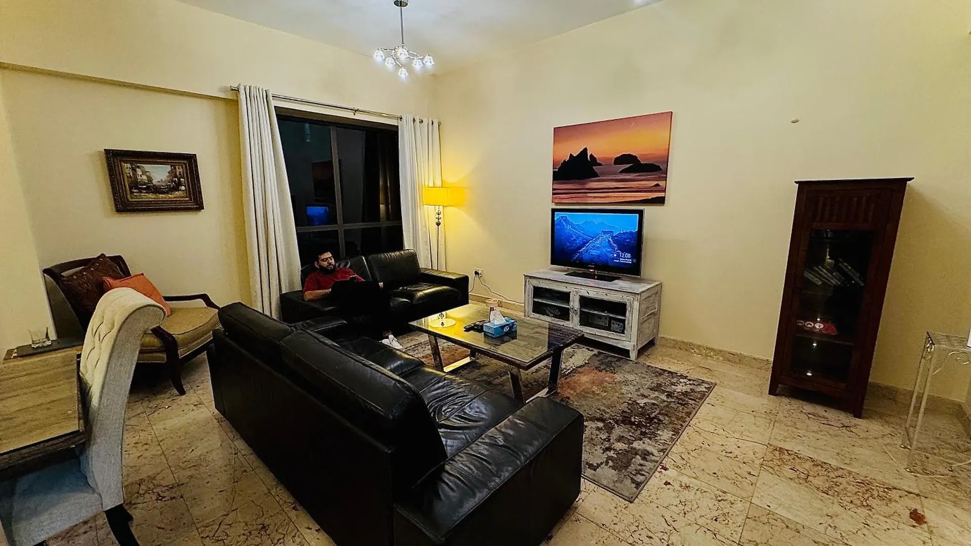 Marina View Executive Apartment , 3 Mins Jbr Beach Walk Dubai Aparthotel